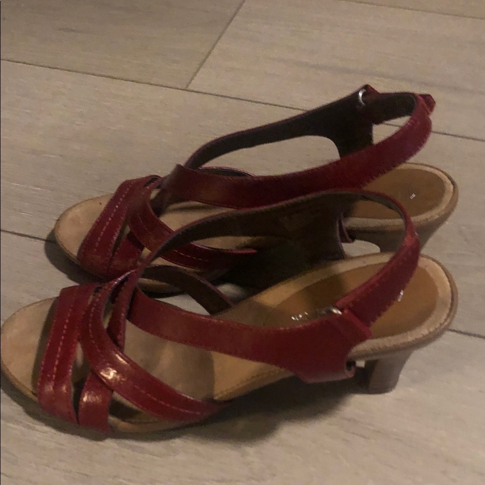 AEROSOLES Women's Burgundy Sandals - Picture 2 of 6